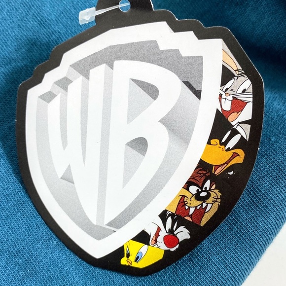 NWT Looney Tunes Long Sleeved Juniors Tee - Picture 6 of 10